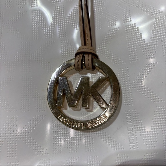 MICHAEL Michael Kors Logo White Patent Leather Large Tote - Picture 6 of 16